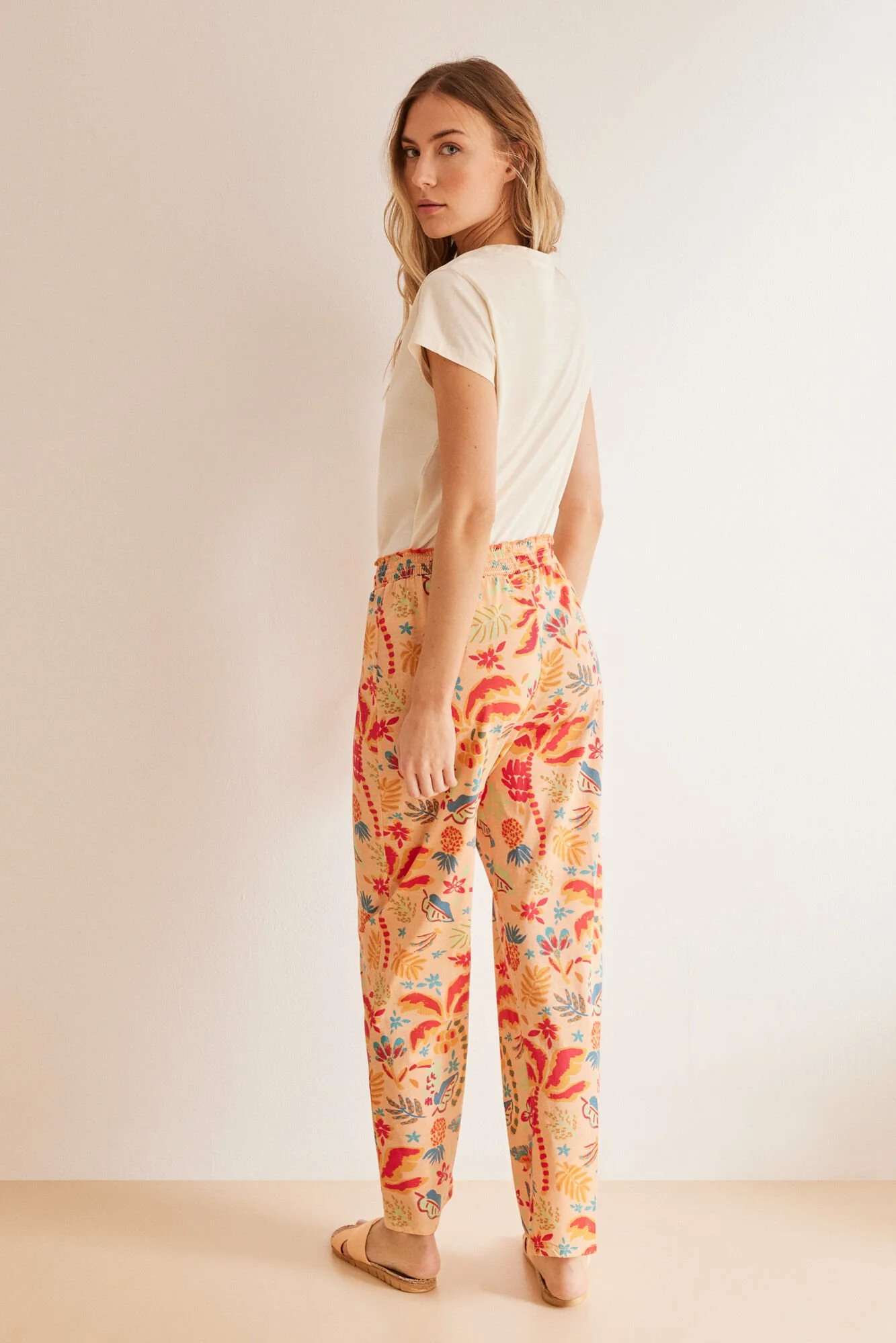 100% Cotton pyjamas in tropical print - Image 3